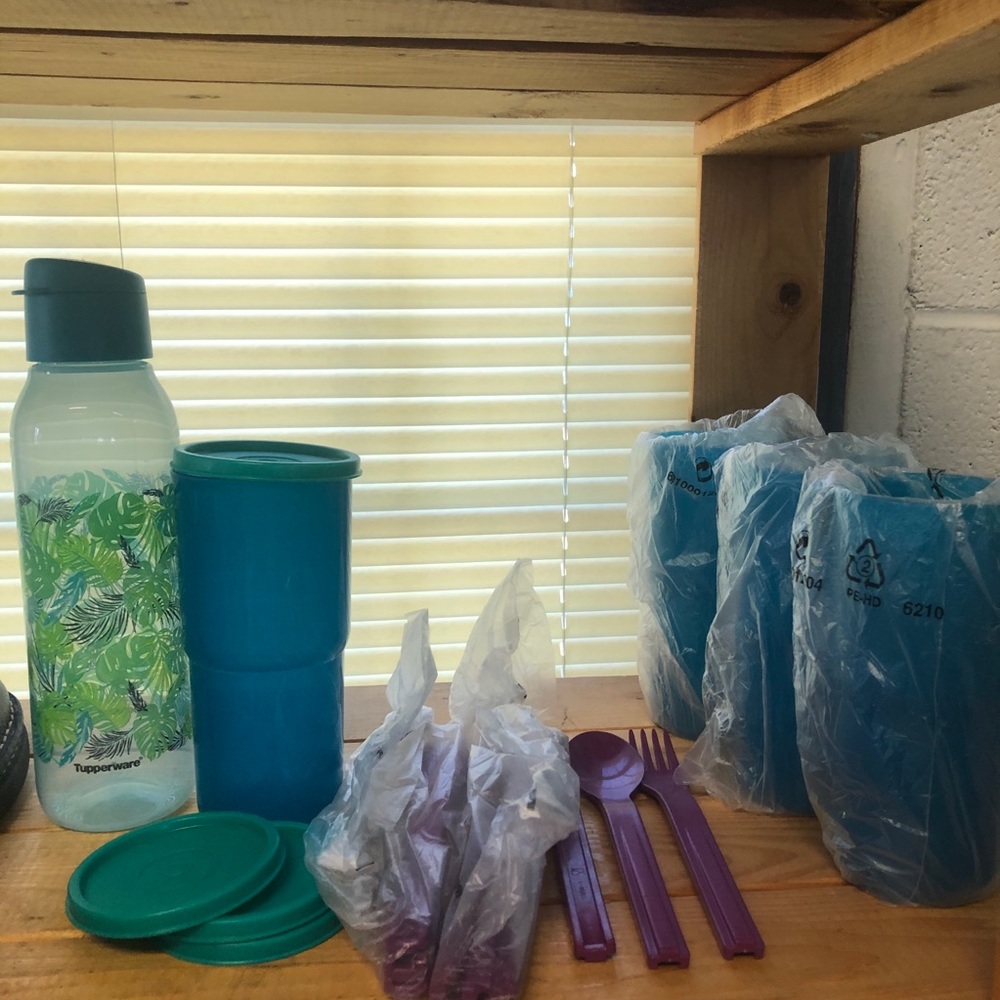 Tupperware set